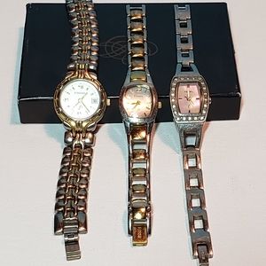 CLOSET CLOSING 12/31/21!! Bundle of 3 "f2" Fossil watches.